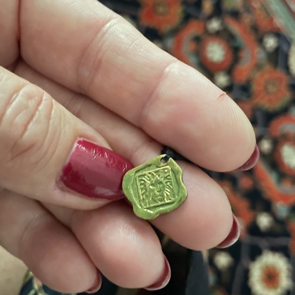 Anne Klein  hand rolled scarf…32*32 inch - Picture 10 of 11